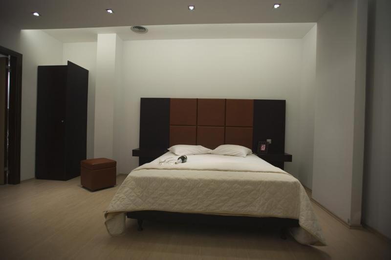 Inoh Hotel Athena Bagian luar foto